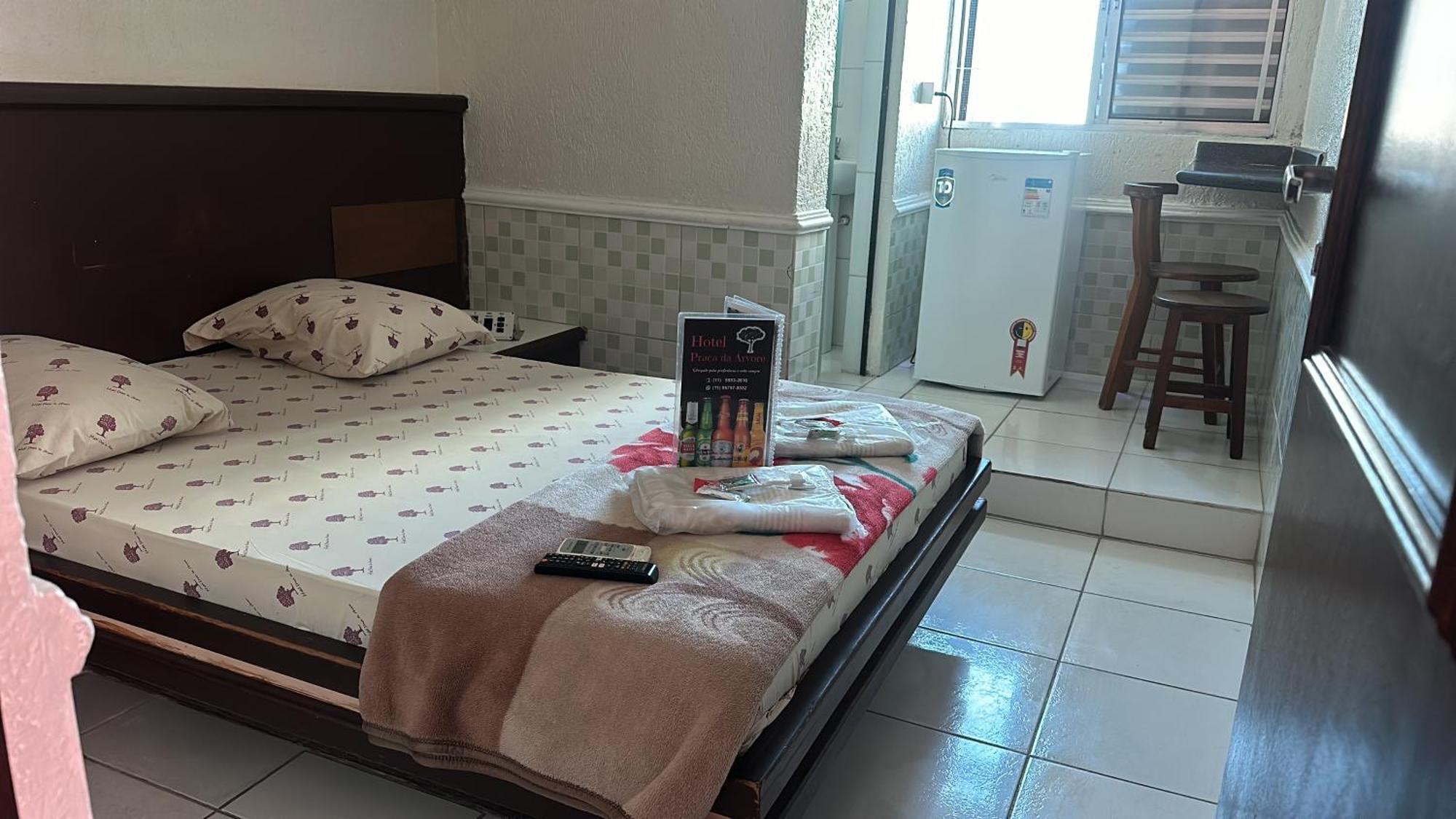 Praca Da Arvore - Expo Hotel 2*